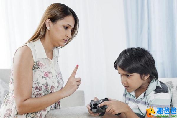 小孩越不听话越吼反而害了他！用这几招，比你吼一万遍管用