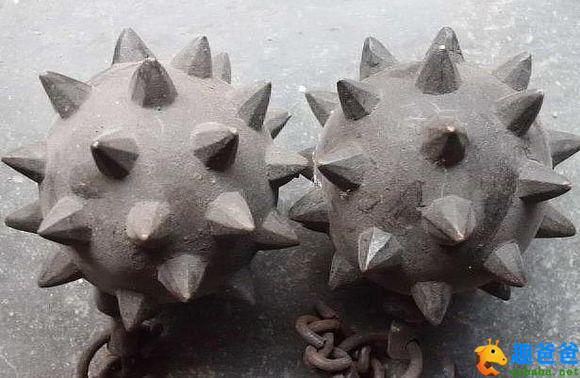 古代人是怎么打仗的，为何古人用的兵器现代人拿都拿不动？