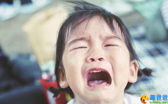 3岁的孩子一不满足就哭闹，家长应该如何正确的做