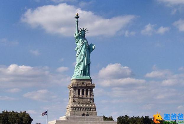 自由女神像在哪里？