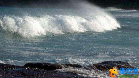 滚滚长江东逝水浪花淘尽英雄