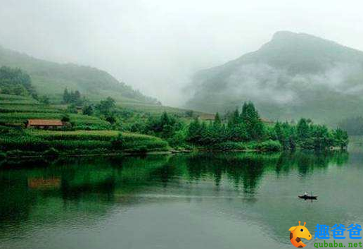 时时引领望天末，何处青山是越中