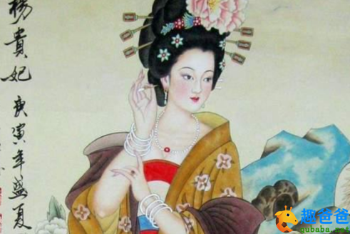 云想衣裳花想容，春风拂槛露华浓