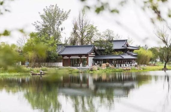 杜甫 城西陂泛舟